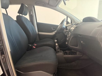 Toyota Yaris 1.0 5 porte Sol (15)