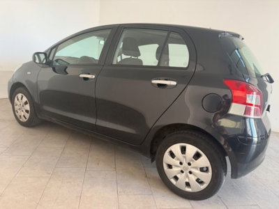 Toyota Yaris 1.0 5 porte Sol (4)