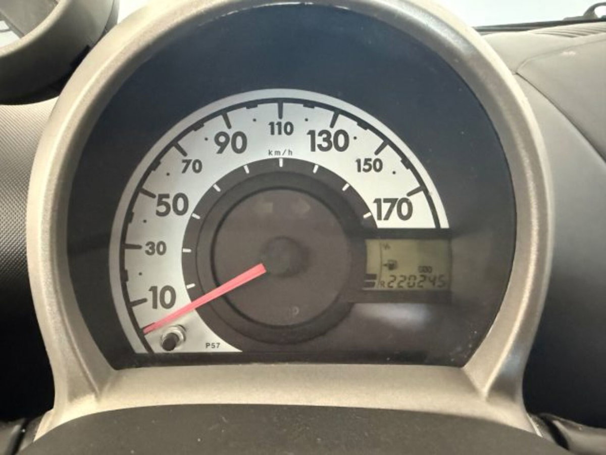 Toyota Aygo 1.0 12V VVT-i 3 porte Sol (13)