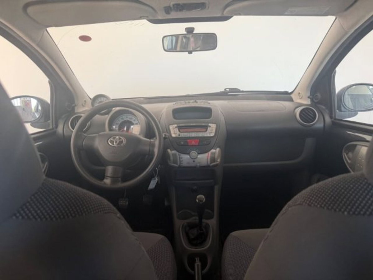 Toyota Aygo 1.0 12V VVT-i 3 porte Sol (9)