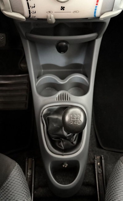 Toyota Aygo 1.0 12V VVT-i 3 porte Sol (17)
