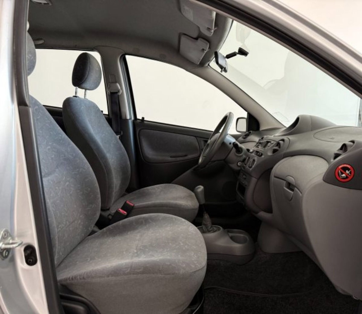 Toyota Yaris 16V cat 5 porte Sol (11)