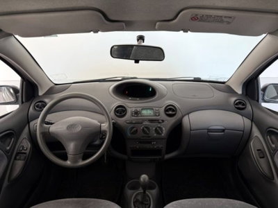 Toyota Yaris 16V cat 5 porte Sol (13)