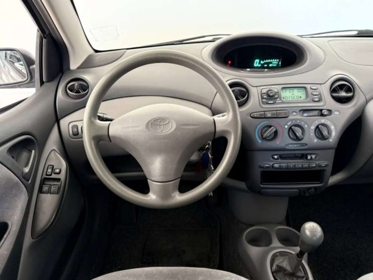 Toyota Yaris 16V cat 5 porte Sol (14)