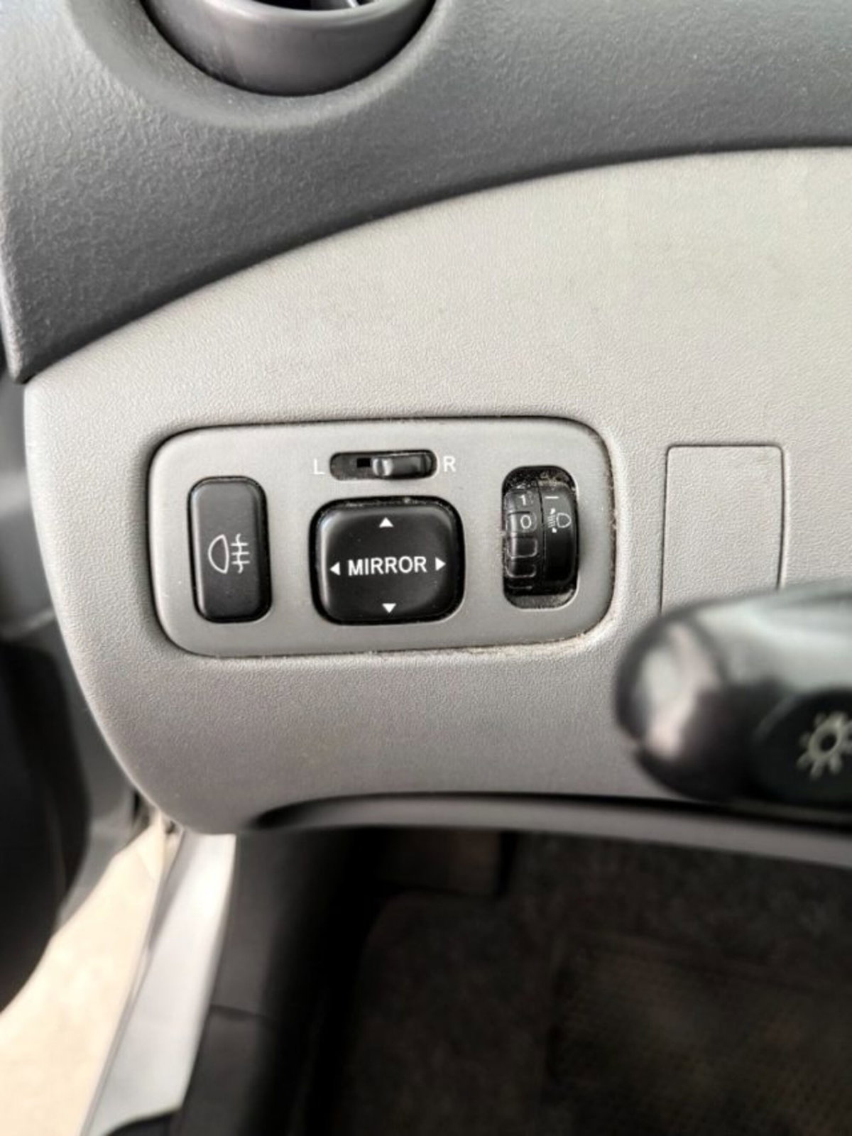 Toyota Yaris 16V cat 5 porte Sol (19)