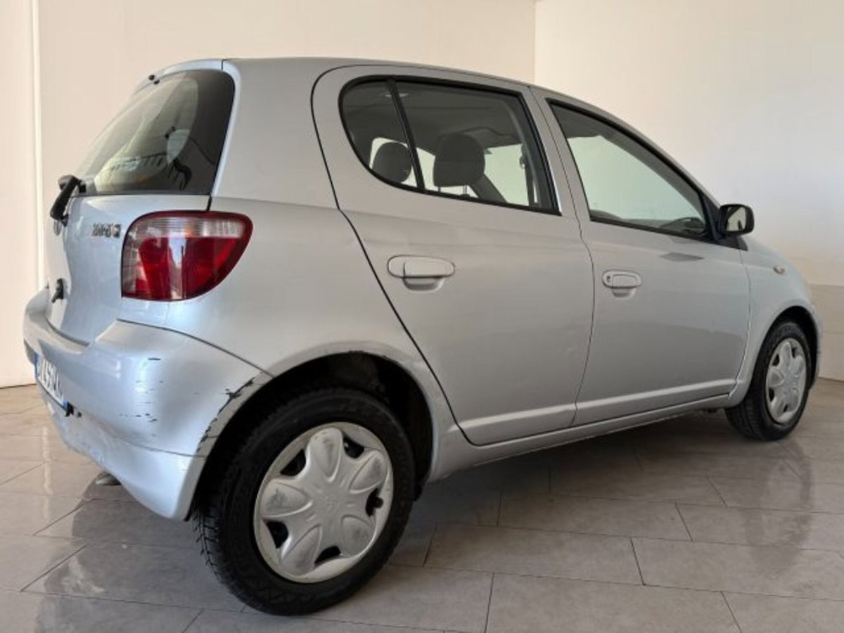 Toyota Yaris 16V cat 5 porte Sol (6)