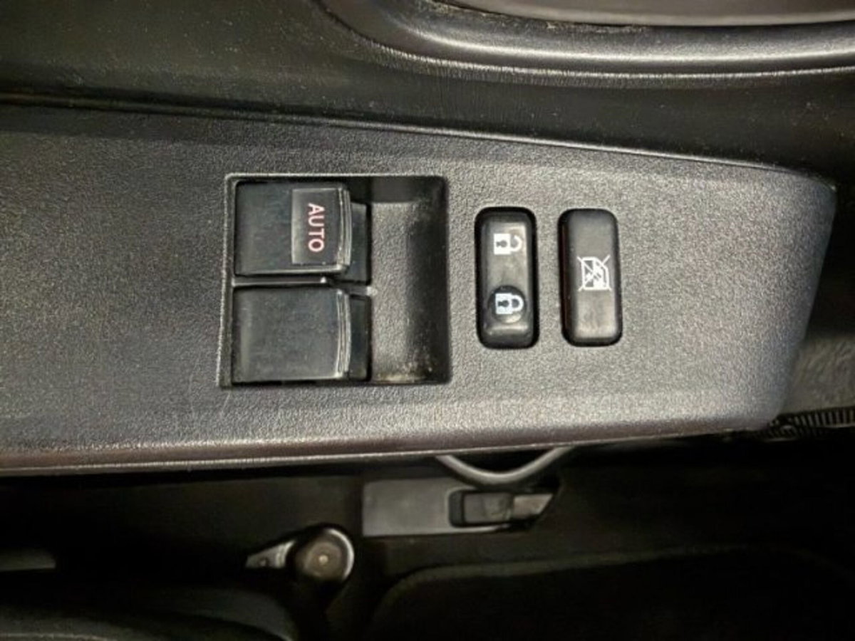 Toyota Yaris 1.0 5 porte Trend (14)