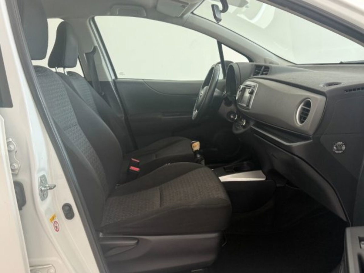 Toyota Yaris 1.0 5 porte Trend (15)