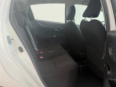 Toyota Yaris 1.0 5 porte Trend (16)