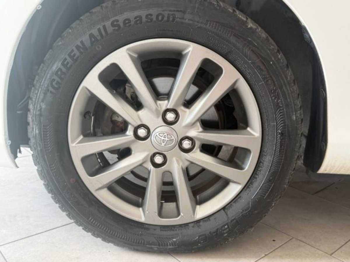 Toyota Yaris 1.0 5 porte Trend (20)
