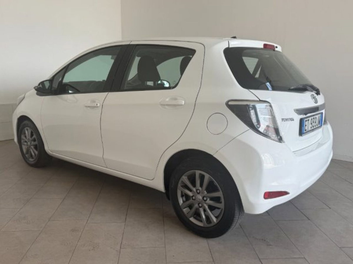 Toyota Yaris 1.0 5 porte Trend (5)