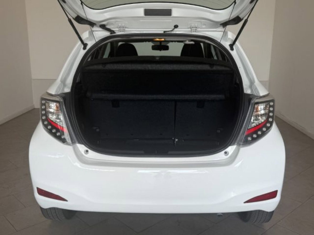 Toyota Yaris 1.0 5 porte Trend (7)