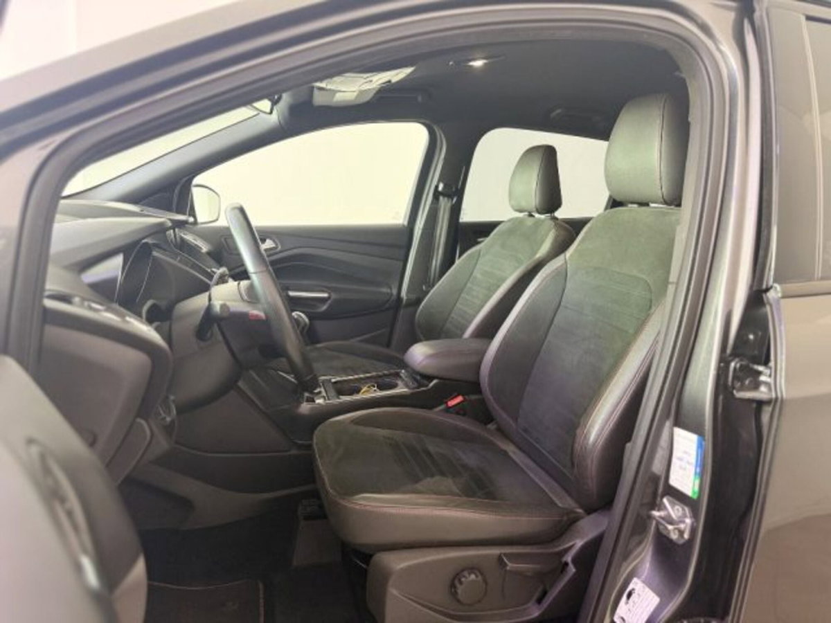 Ford Kuga 1.5 EcoBoost 120 CV S&S 2WD ST-Line (5)
