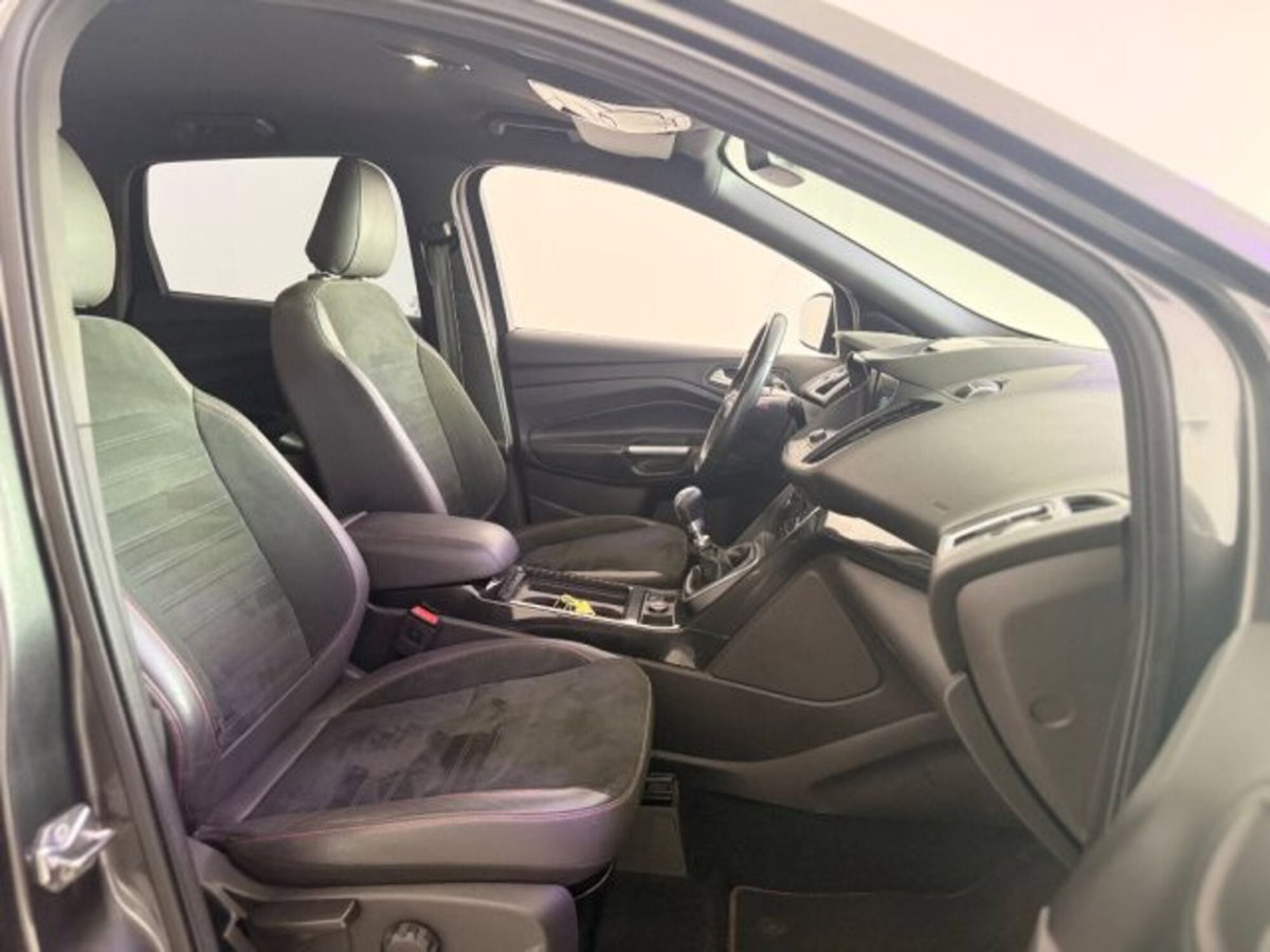 Ford Kuga 1.5 EcoBoost 120 CV S&S 2WD ST-Line (7)
