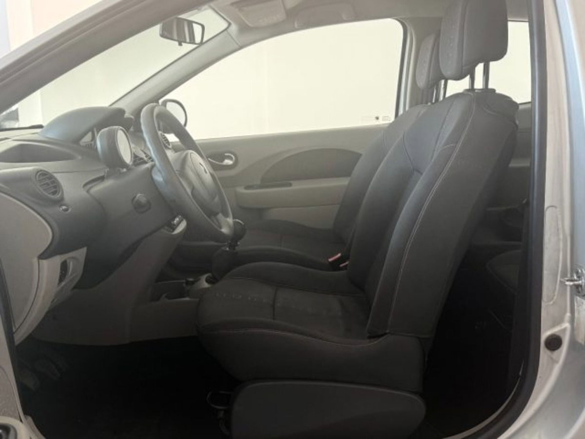 Renault Twingo 1.2 16V Initiale (4)