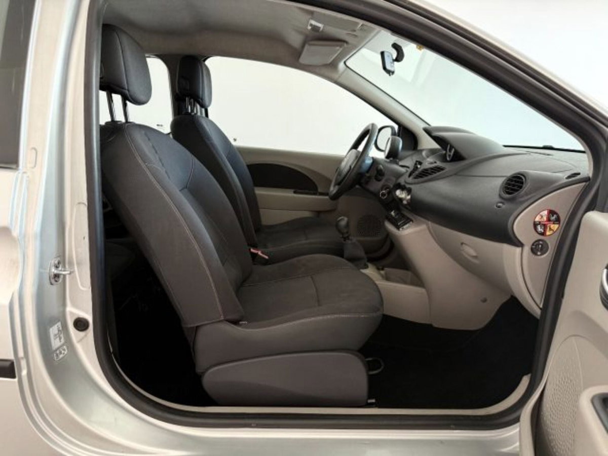 Renault Twingo 1.2 16V Initiale (5)