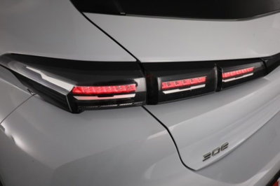 Peugeot 308 PureTech Turbo 130 S&S EAT8 Allure (10)