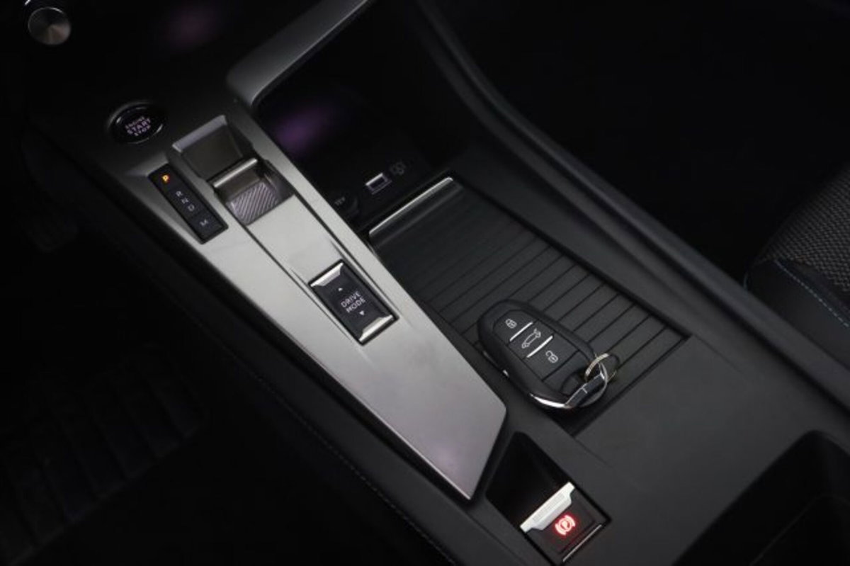 Peugeot 308 PureTech Turbo 130 S&S EAT8 Allure (14)