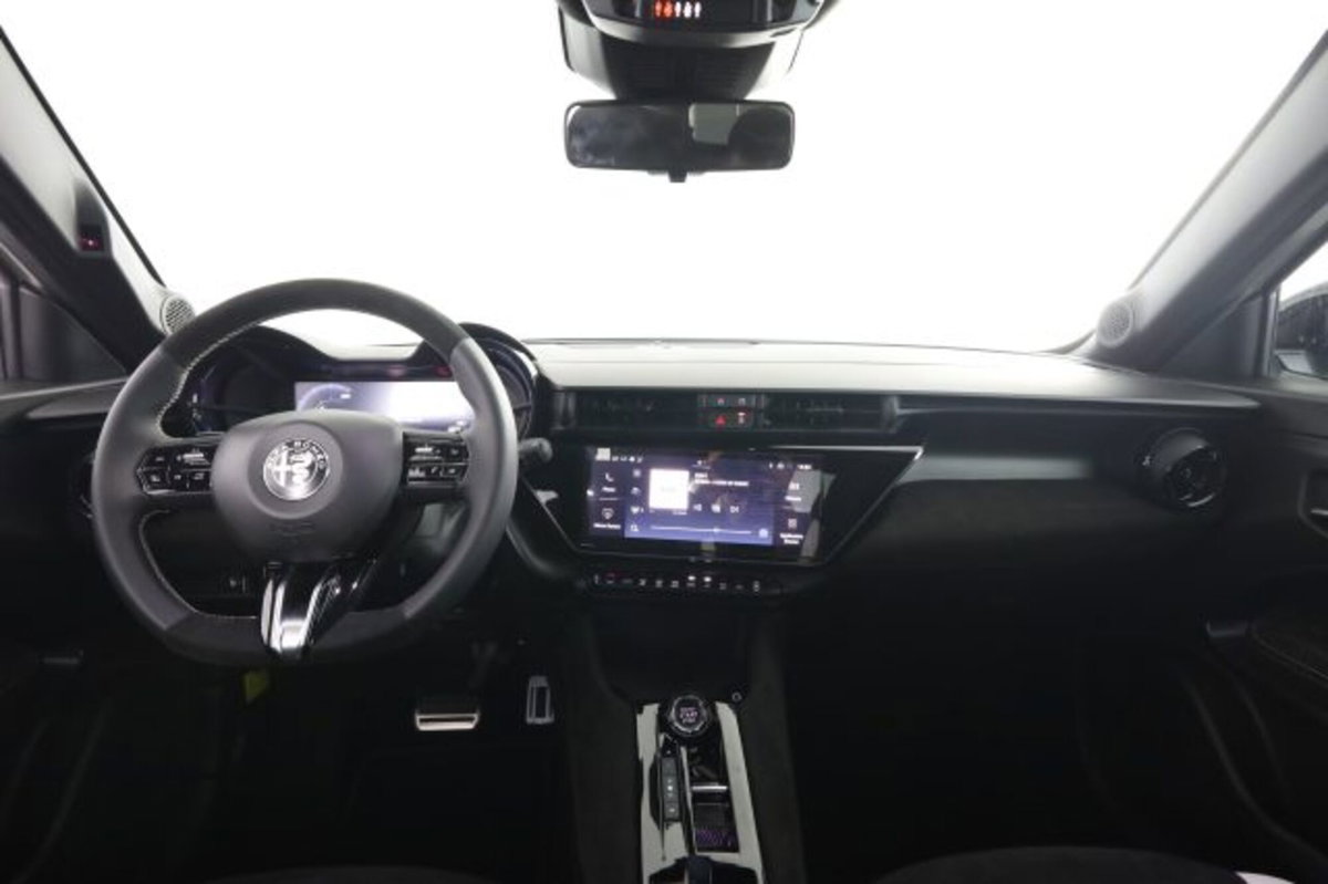 Alfa Romeo Junior 1.2 ibrida Q4 Milano Cortina 2026 145cv edct6 (12)