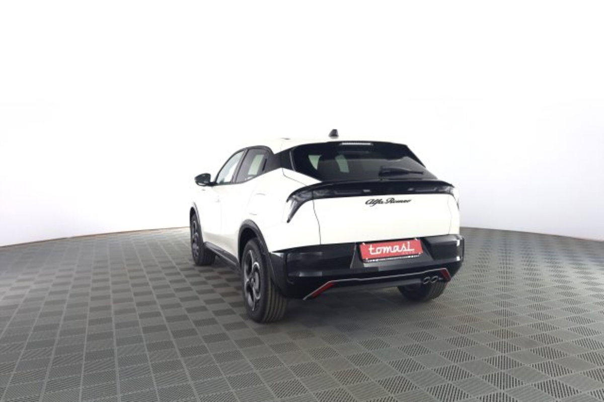Alfa Romeo Junior 1.2 ibrida Q4 Milano Cortina 2026 145cv edct6 (6)