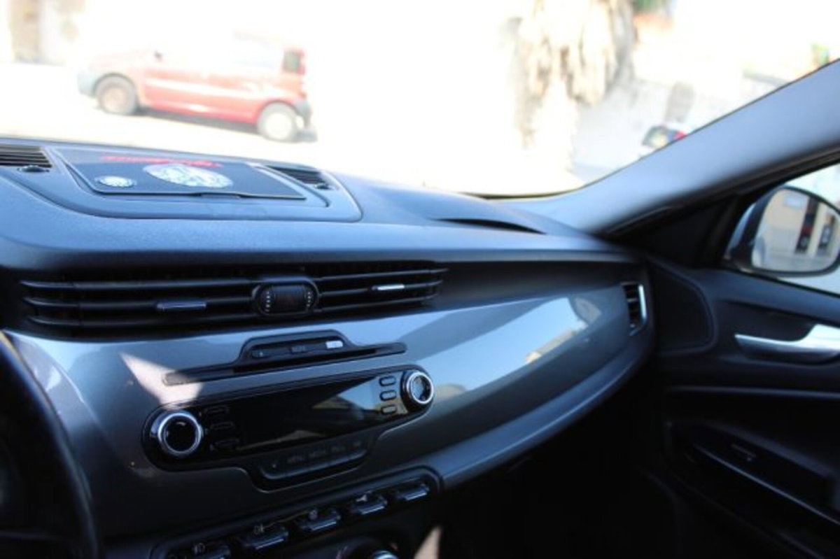 Alfa Romeo Giulietta 1.6 JTDm-2 Exclusive (10)