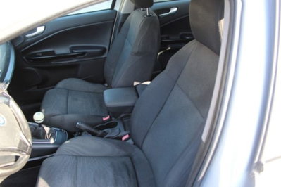 Alfa Romeo Giulietta 1.6 JTDm-2 Exclusive (6)