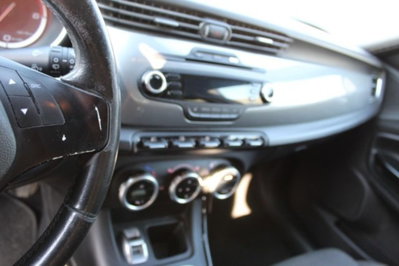 Alfa Romeo Giulietta 1.6 JTDm-2 Exclusive (8)