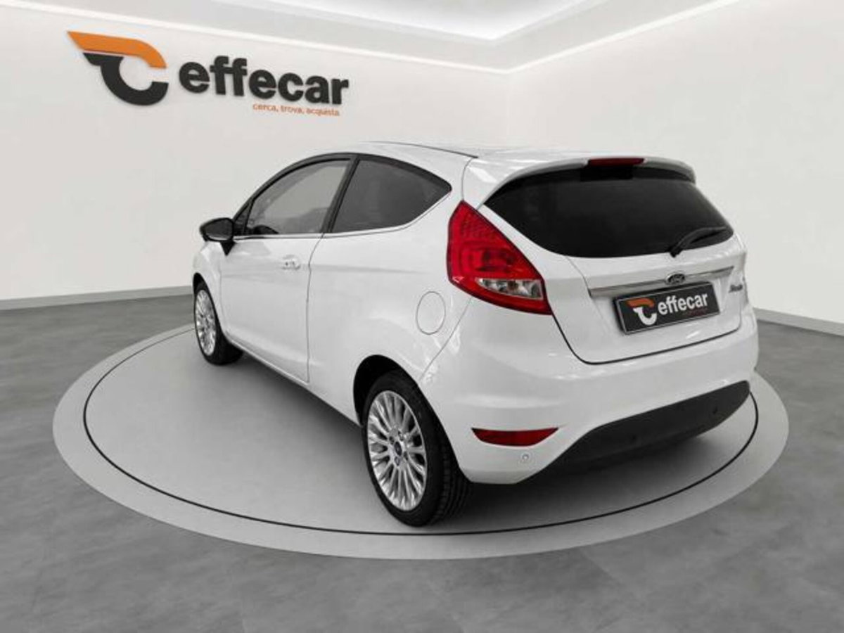 Ford Fiesta 1.4 3 porte Bz.- GPL Titanium (4)