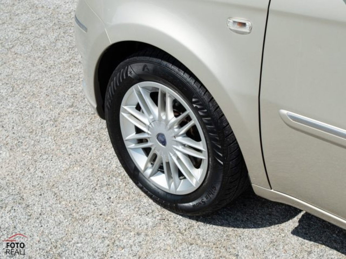 Lancia Musa 1.3 Mjt 95 CV 5th Avenue (18)