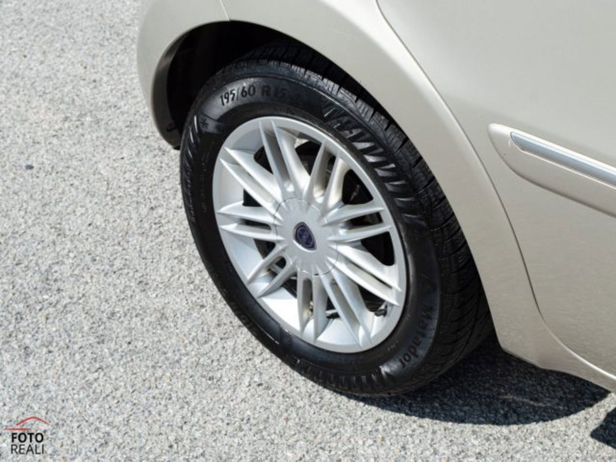 Lancia Musa 1.3 Mjt 95 CV 5th Avenue (20)
