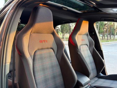 Volkswagen Golf 2.0 tsi GTI MT Ultimate 245cv (12)