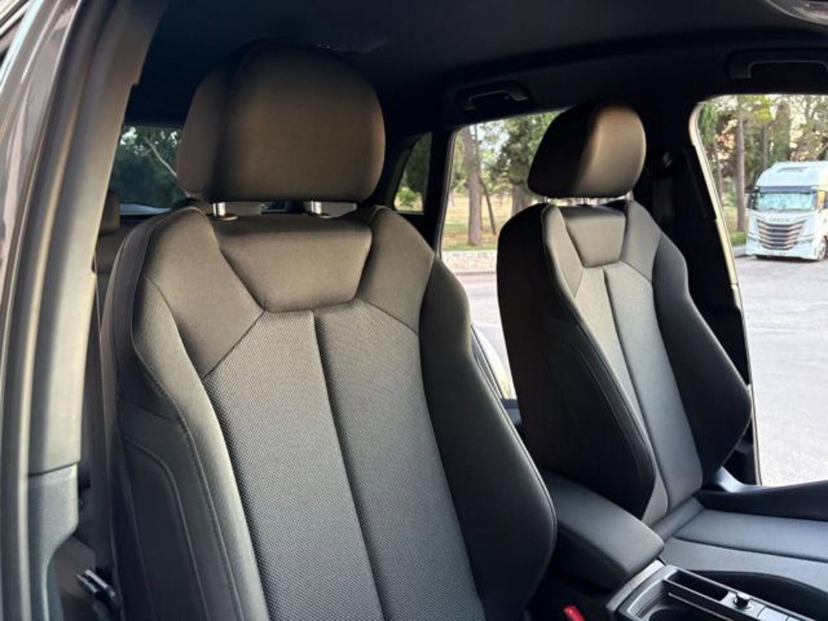 Audi Q3 35 TDI quattro S tronic Business (10)