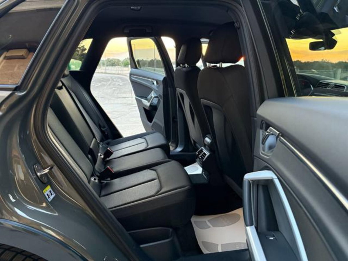 Audi Q3 35 TDI quattro S tronic Business (11)