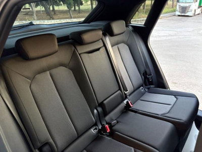 Audi Q3 35 TDI quattro S tronic Business (19)