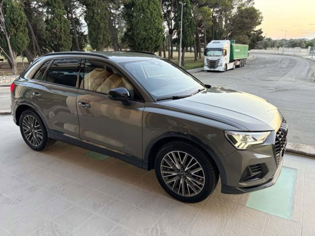 Audi Q3 35 TDI quattro S tronic Business (3)