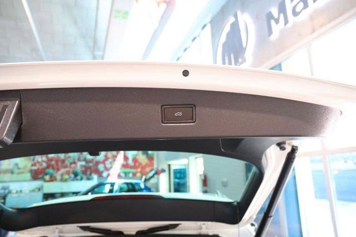 Volkswagen Tiguan 2.0 TDI 150 CV SCR DSG 4MOTION Elegance (13)