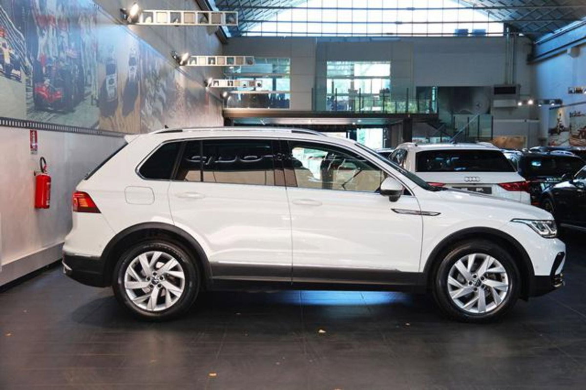 Volkswagen Tiguan 2.0 TDI 150 CV SCR DSG 4MOTION Elegance (2)