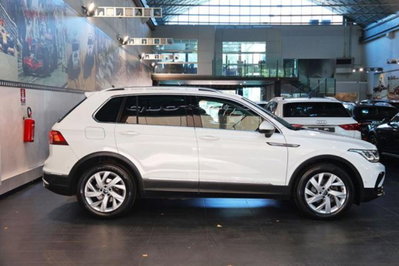 Volkswagen Tiguan 2.0 TDI 150 CV SCR DSG 4MOTION Elegance (2)