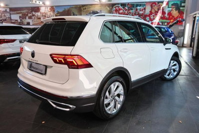Volkswagen Tiguan 2.0 TDI 150 CV SCR DSG 4MOTION Elegance (9)