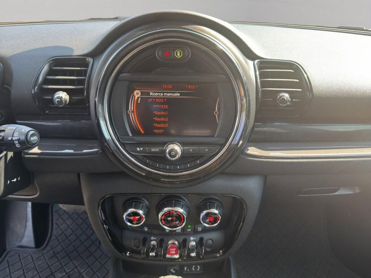 MINI Mini Clubman Clubman 2.0 Cooper D Essential auto (12)