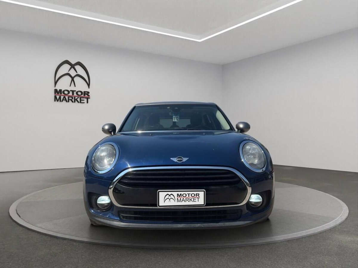 MINI Mini Clubman Clubman 2.0 Cooper D Essential auto (2)