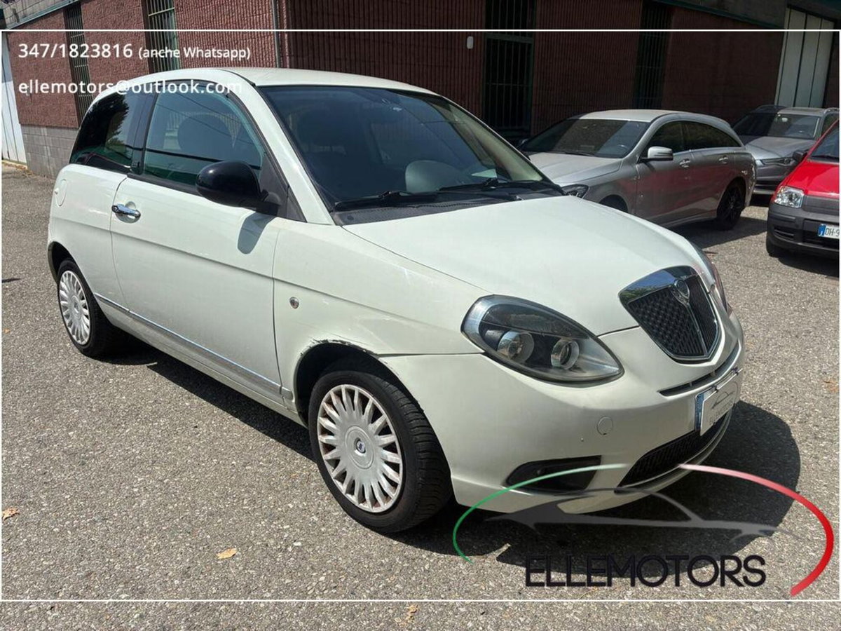 Lancia Ypsilon 1.4 Diva Ecochic GPL (4)