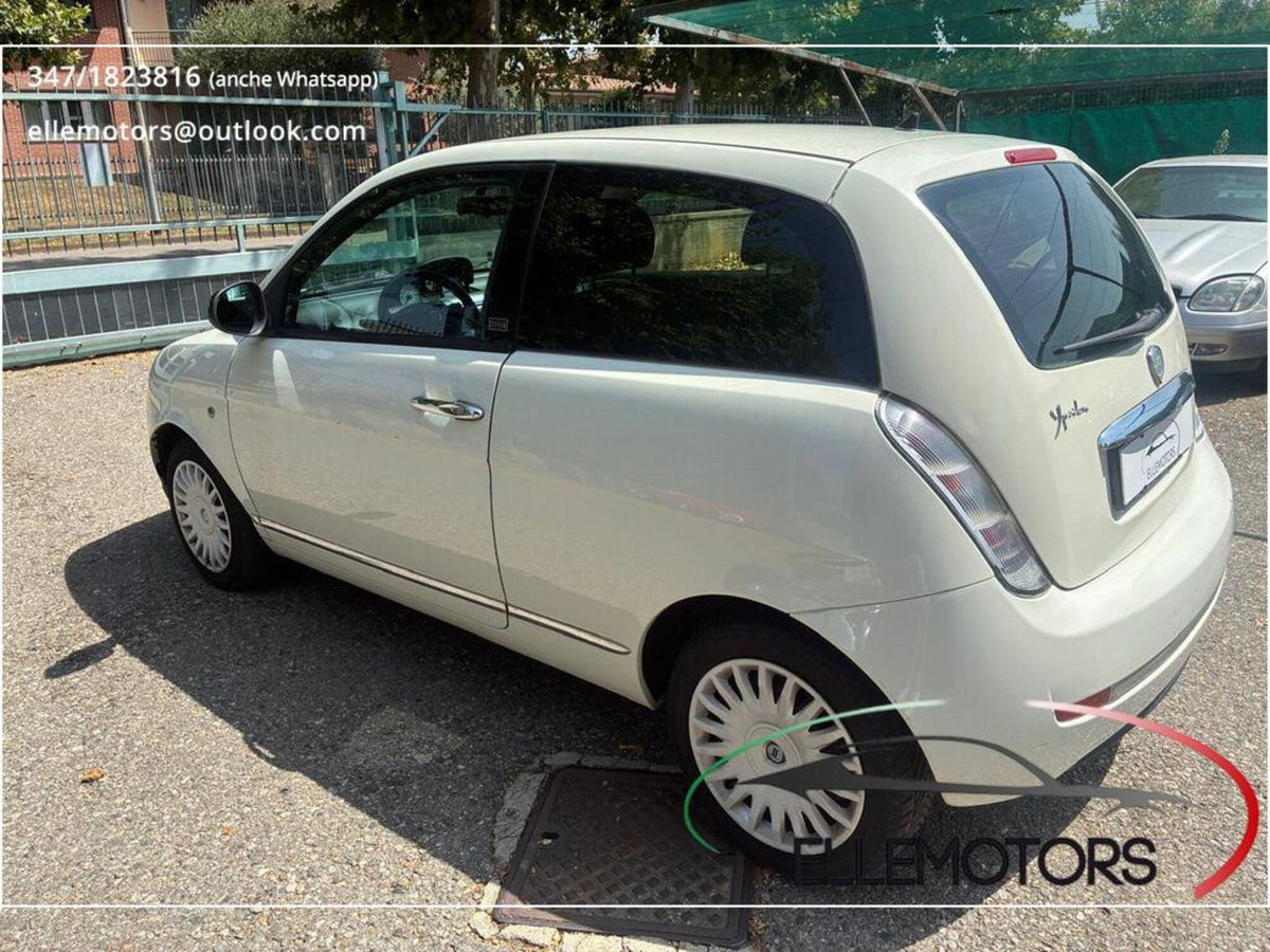 Lancia Ypsilon 1.4 Diva Ecochic GPL (9)