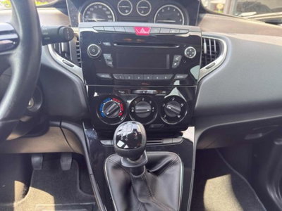 Lancia Ypsilon 1.2 69 CV 5 porte Elefantino (10)