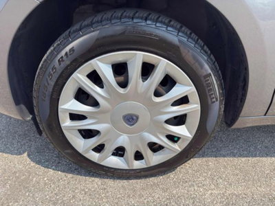 Lancia Ypsilon 1.2 69 CV 5 porte Elefantino (15)