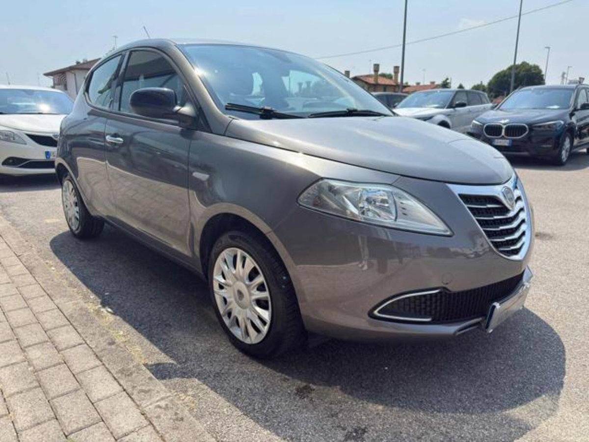 Lancia Ypsilon 1.2 69 CV 5 porte Elefantino (3)