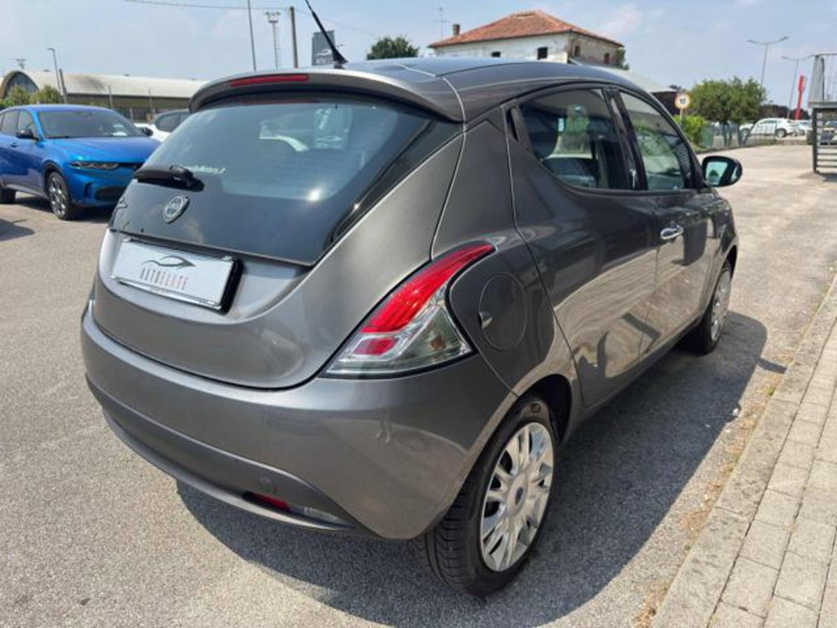 Lancia Ypsilon 1.2 69 CV 5 porte Elefantino (4)