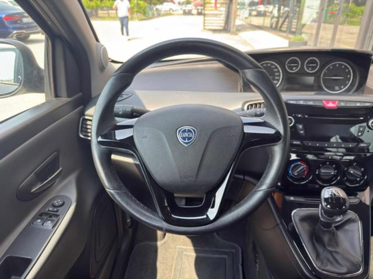 Lancia Ypsilon 1.2 69 CV 5 porte Elefantino (8)