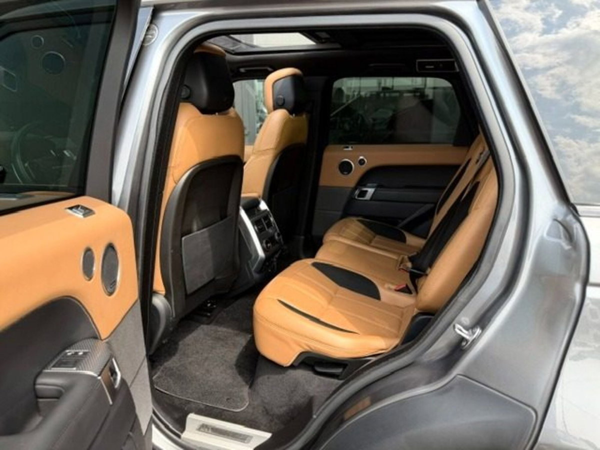 Land Rover Range Rover Sport 2.0 Si4 HSE (10)