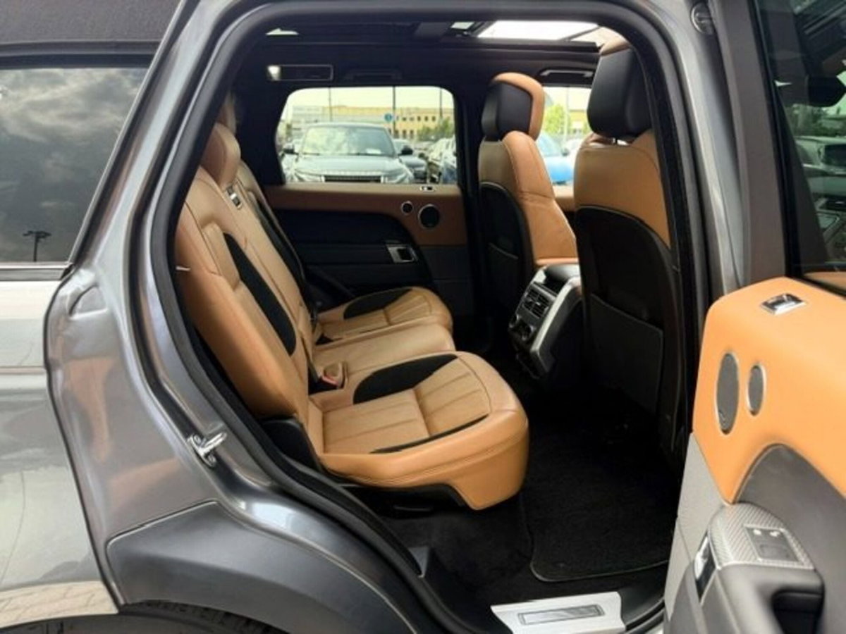 Land Rover Range Rover Sport 2.0 Si4 HSE (13)
